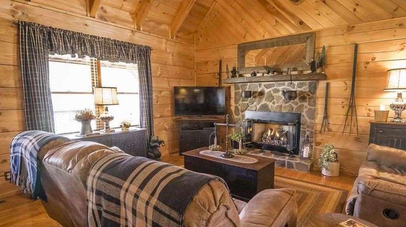 Guide To Log Cabin Curtains, Log Cabin Living Room Curtains
